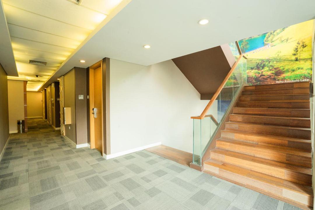 Life Hotel Stasiun Kota 泗水 外观 照片