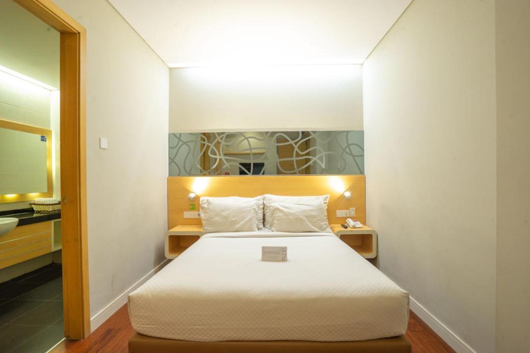 Life Hotel Stasiun Kota 泗水 外观 照片